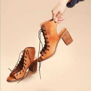 Free People Jeffrey Campbell  Minimal Lace Up Heel